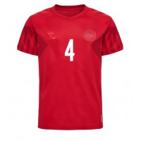 Camisa de Futebol Dinamarca Simon Kjaer #4 Equipamento Principal Mundo 2022 Manga Curta